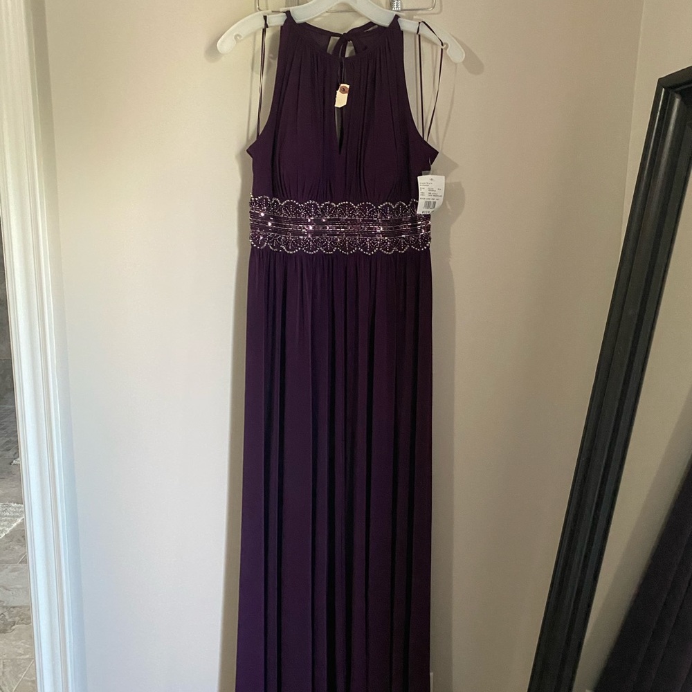*NWT* Gown from David’s bridal boutique size 8